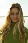 Lizzy Greene isLauren Brigman