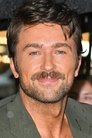 Brandon Sklenar isHenry