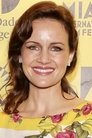 Carla Gugino isVP Elizabeth Kirk